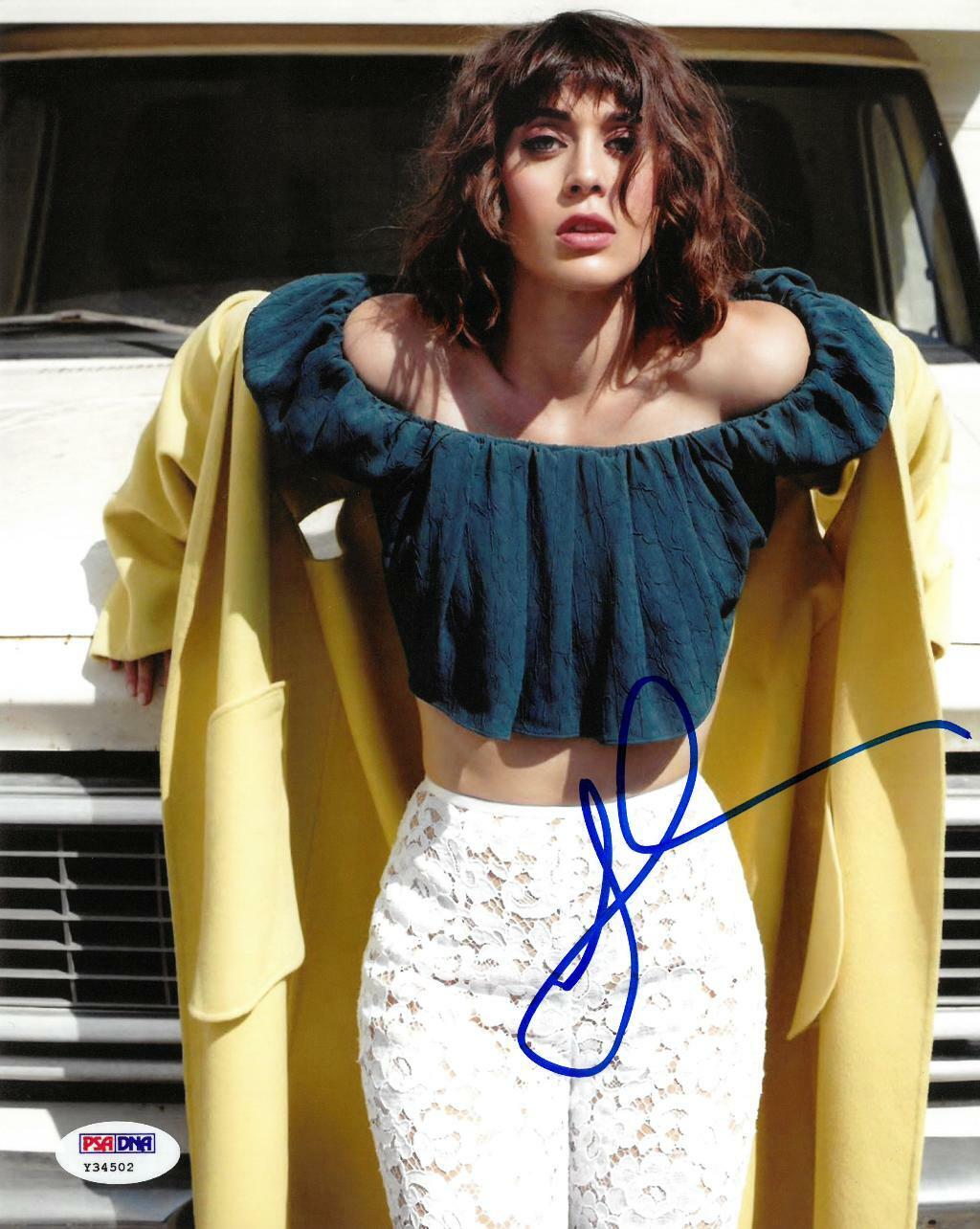 Lizzy Caplan Signed Authentic Autographed 8x10 Photo Poster painting PSA/DNA #Y34502