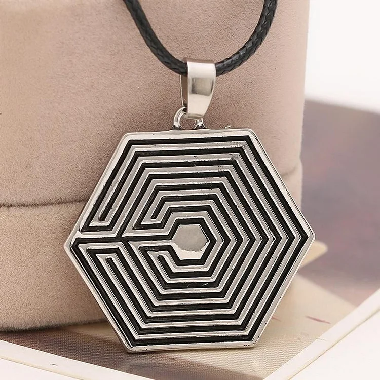 EXO Overdose Maze necklace
