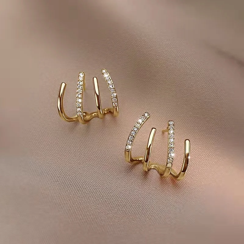 Gold Claw Zircon Earrings