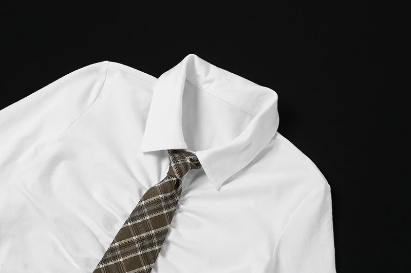printed shirt with solid tie