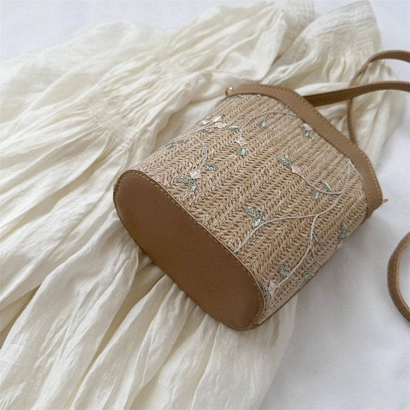 Women’s Small Straw Floral Streetwear Zipper Bucket Bag