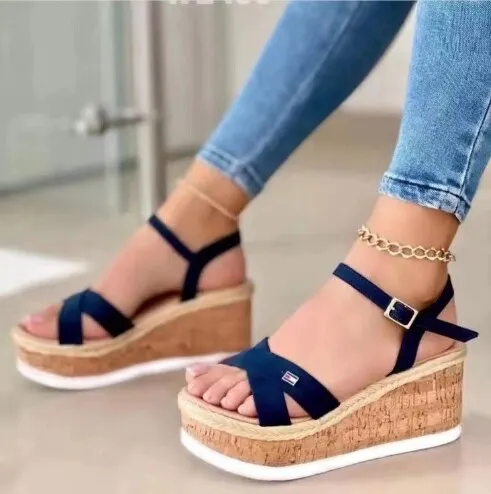 Qengg New Women's Sandals Fish Mouth Buckle Solid Color Wedge Flats Thick Sole Comfortable Casual Beach Shoes Plus Size Sandalia Nuvem