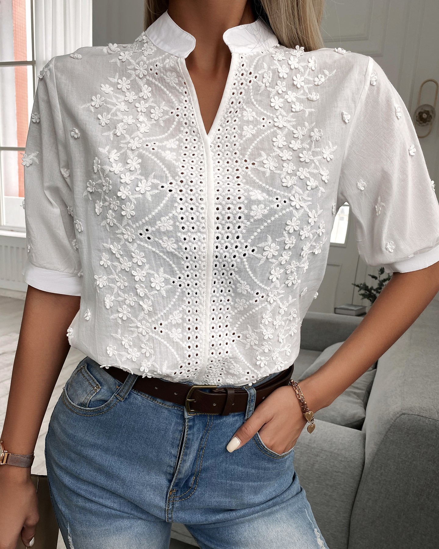 Women's Elegant V-Neck Lace Embroidered Puff Sleeve Sweet Blouses