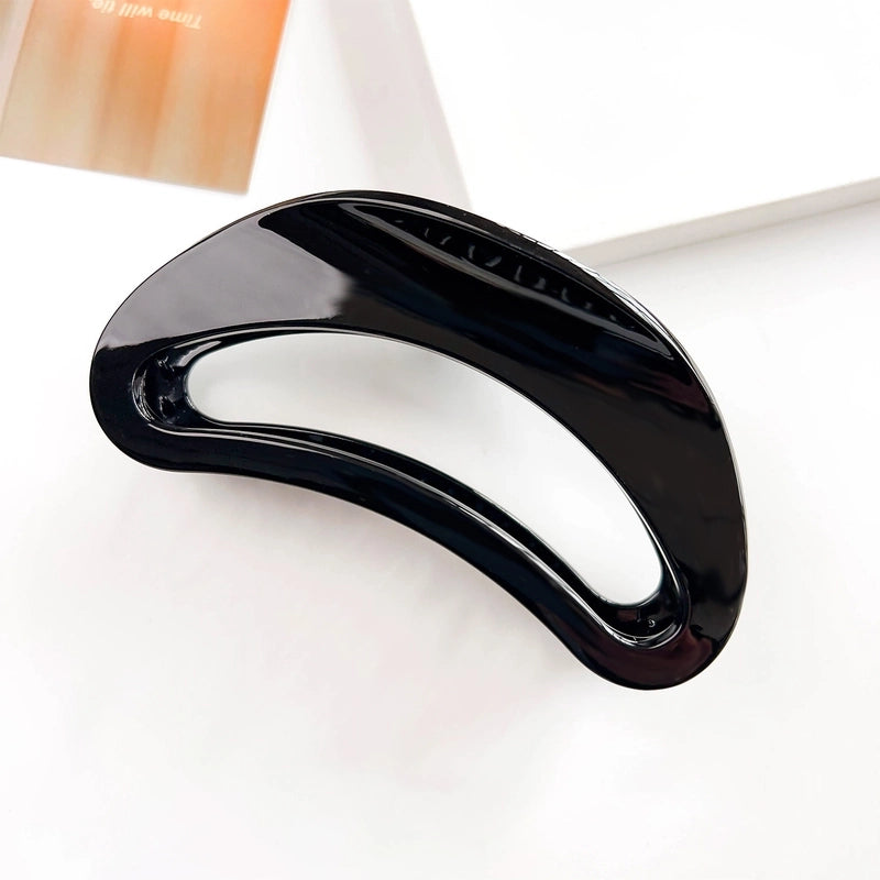 Women’s IG Style Minimalist Moon Waves Solid Color Plastic Hollow Out Hair Claws