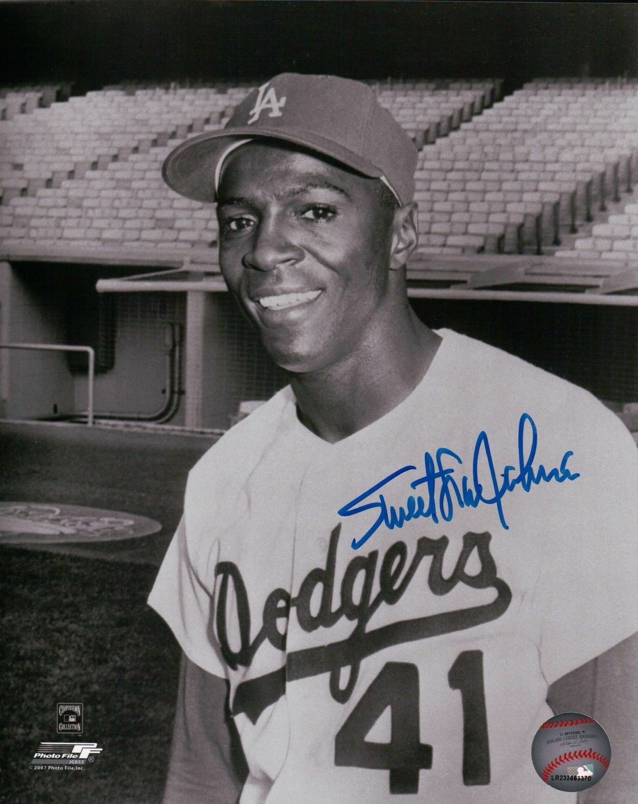 Sweet Lou Johnson Signed 8X10 Photo Poster painting Autograph Dodgers B/W Blue Ink Auto w/COA