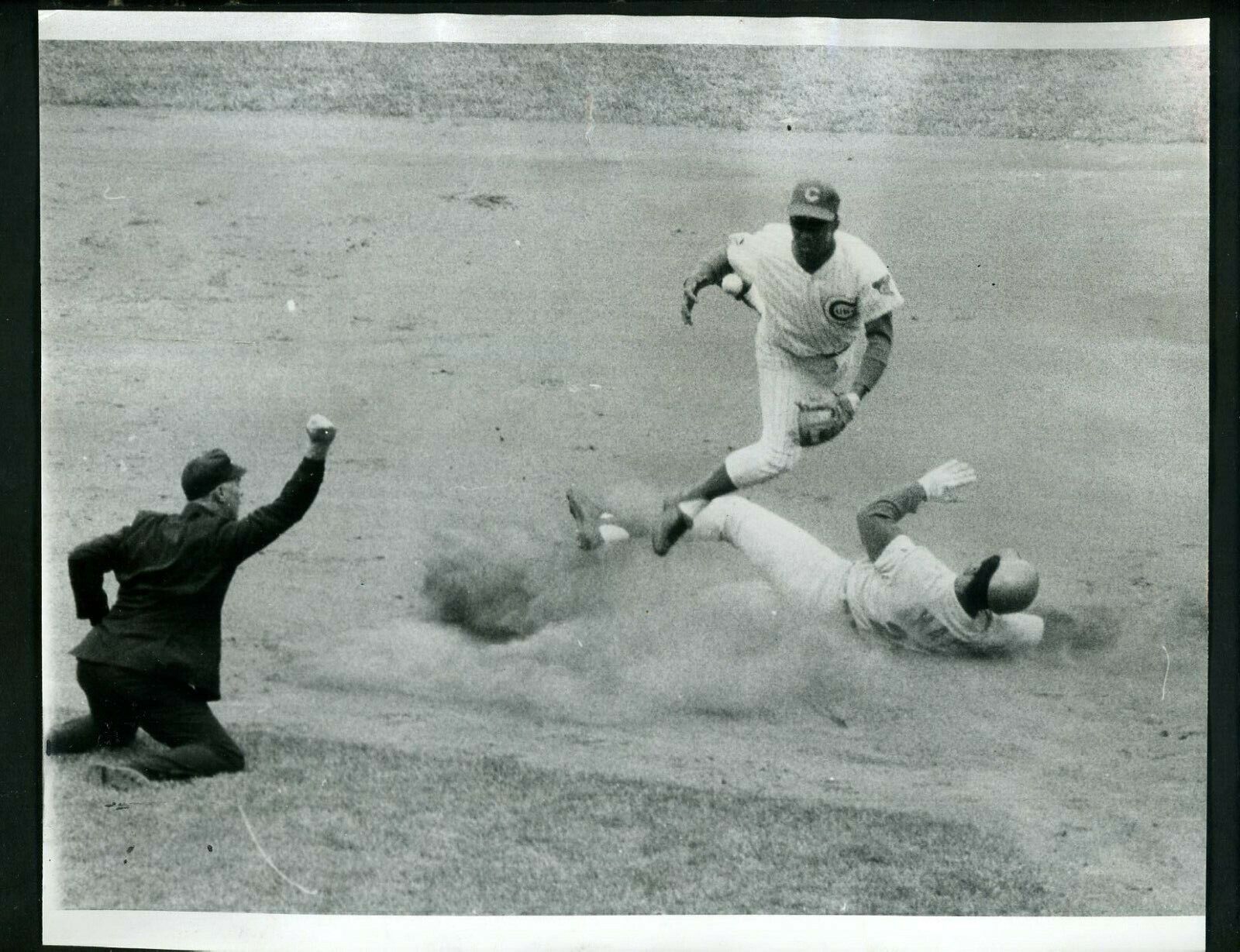 Nate Oliver Lee May Augie Donatelli 1969 Type 1 Press Photo Poster painting Chicago Cubs Reds