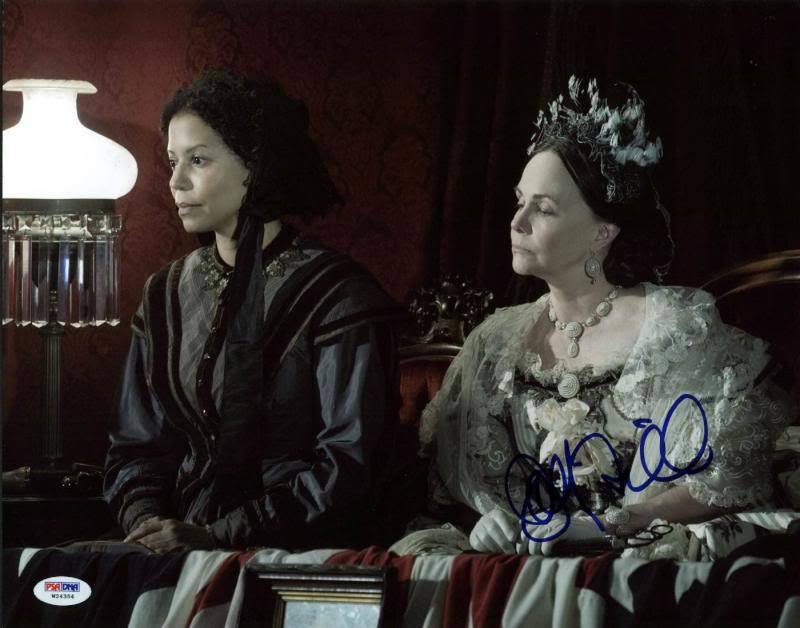 Sally Field Lincoln Signed Authentic 11X14 Photo Poster painting Autographed PSA/DNA #W24354