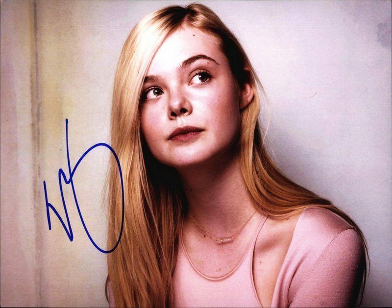 Elle Fanning authentic signed celebrity 8x10 Photo Poster painting W/Cert Autographed D4