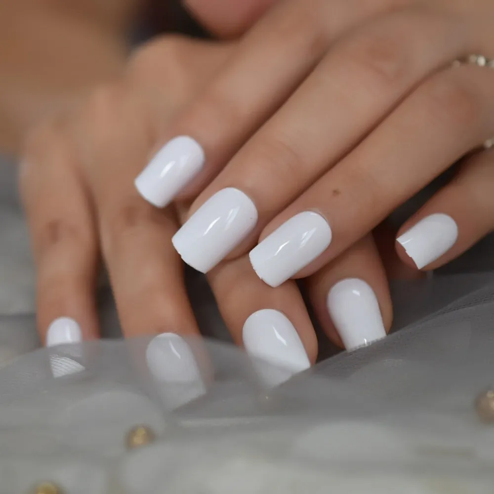 Pearl Shine Pink French Nail White Round Fake Nails Short Glossy Satin ...