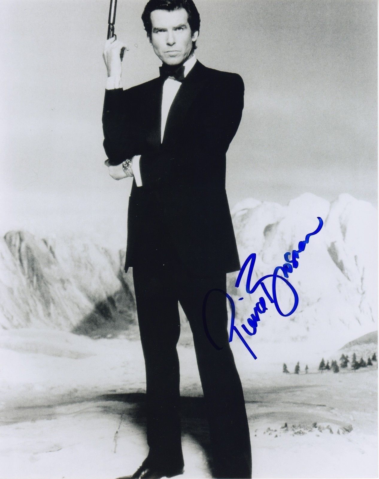 PIERCE BROSNAN - JAMES BOND AUTOGRAPH SIGNED PP Photo Poster painting POSTER