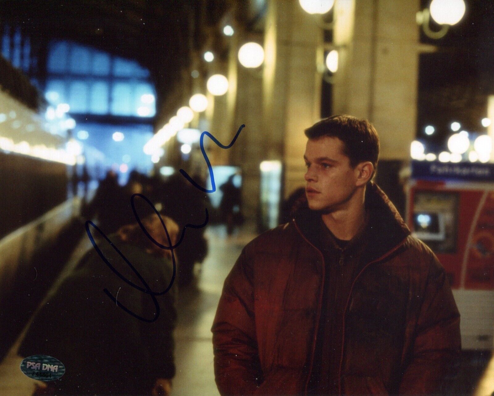 Matt Damon as Jason Bourne signed THE BOURNE IDENTITY 8x10 movie Photo Poster painting