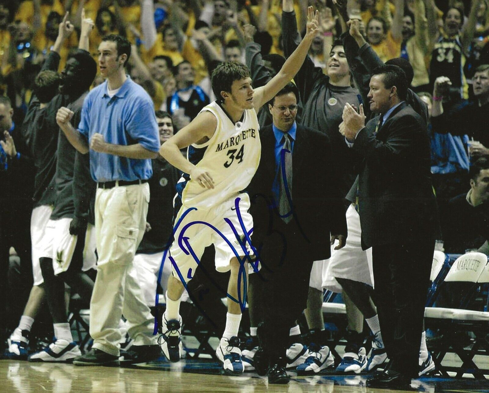 Travis Diener signed Marquette Golden Eagles 8x10 Photo Poster painting autographed 2