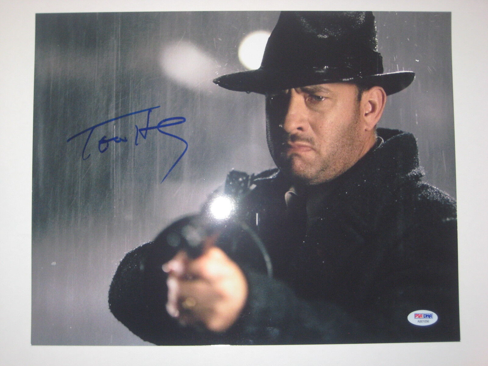 TOM HANKS Signed 11x14 Photo Poster painting w/ PSA LOA & Graded 10