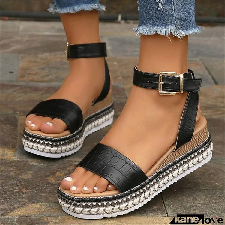 Women's Stylish Metal Rivet Thick Sole Buckle Roman Sandals