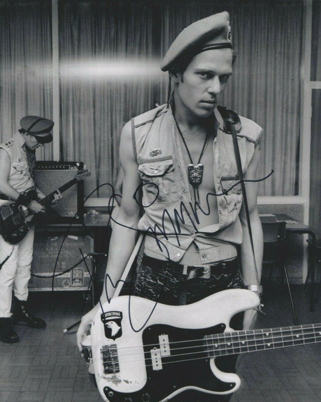 Paul Simonon (The Clash) **HAND SIGNED** 10x8 Photo Poster painting ~ AUTOGRAPHED