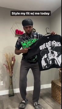 Give God Praise Casual Street T-shirt