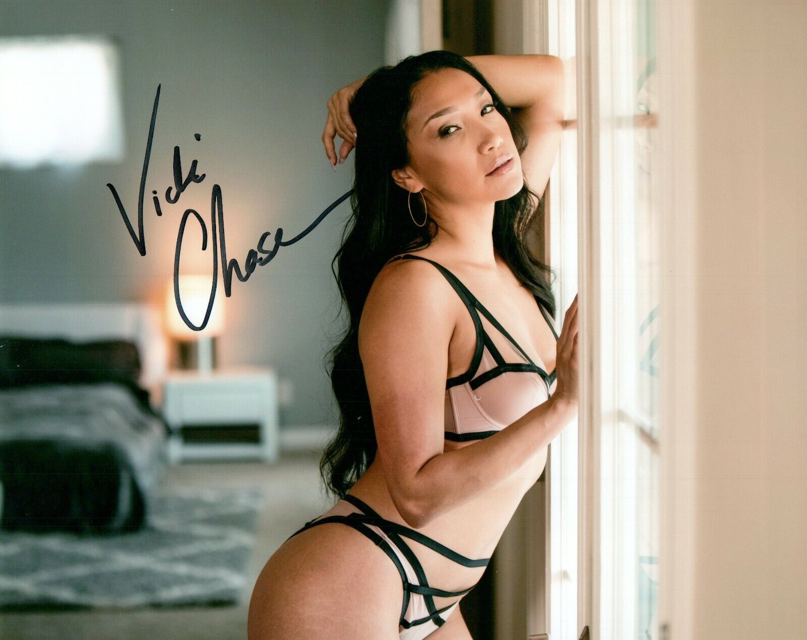 Vicki Chase Super Hott Look Adult Model Signed 8x10 Photo Poster painting COA Proof 29