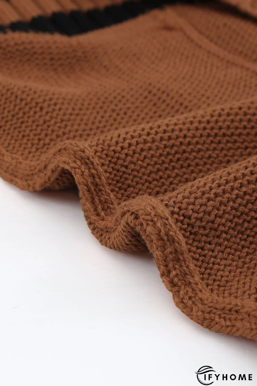 V Neck Contrast Stripes Trims Short Sleeve Sweater | IFYHOME