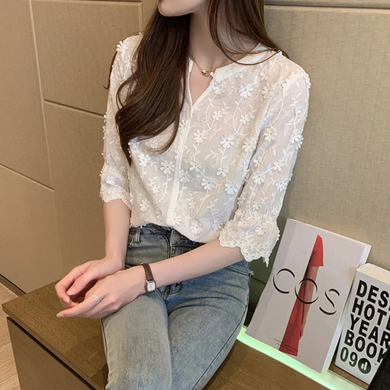 New 2021 Summer Stereoscopic Embroidered Blouse Woman Fashion Lady's Shirt White Pure Cotton Floral Short Sleeve Shirt 9638