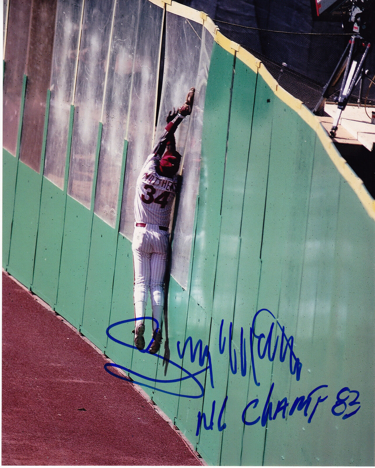 GARY MATTHEWS PHILADELPHIA PHILLIES NL CHAMPS 83 ACTION SIGNED 8x10