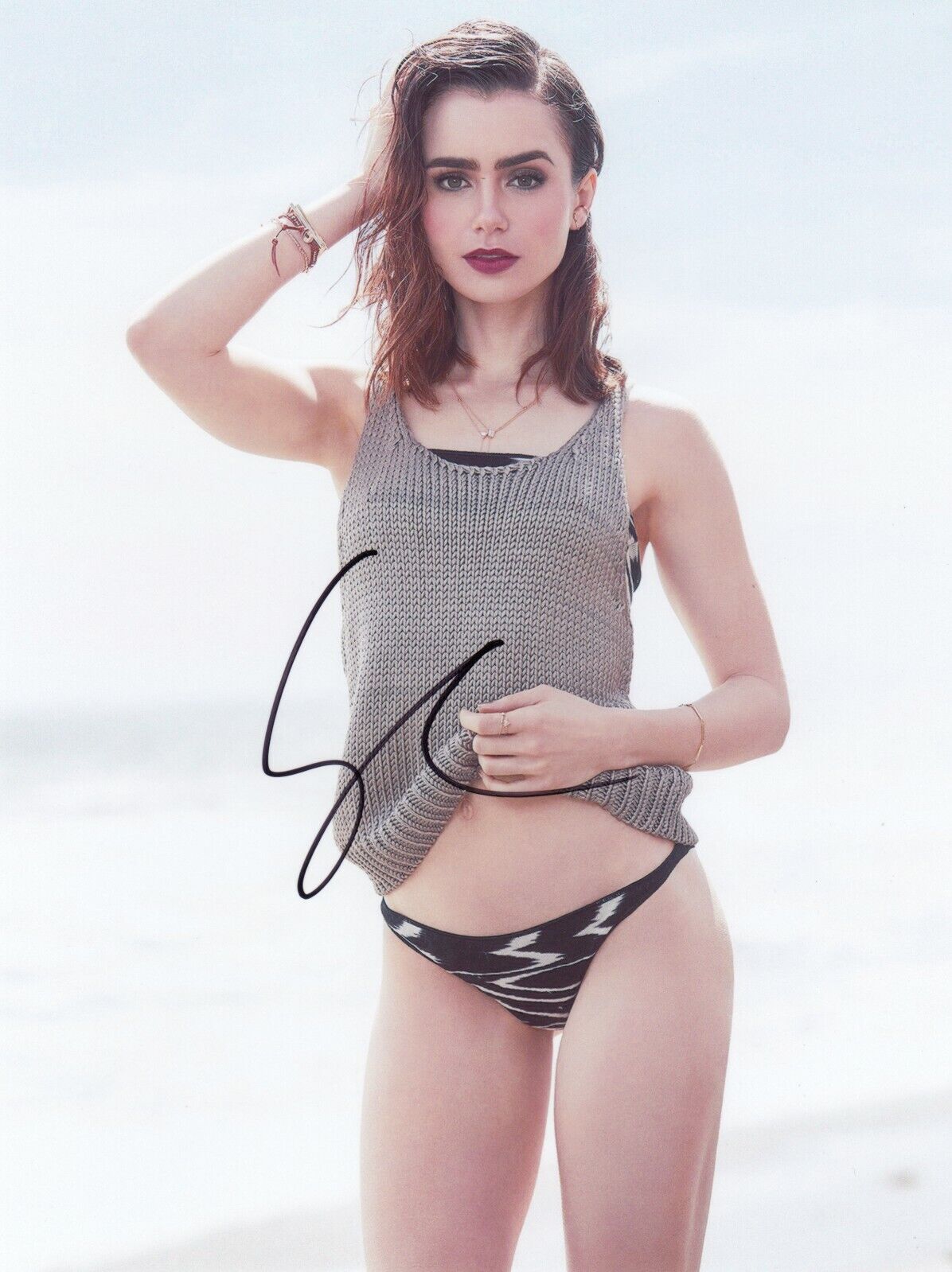 Lily Collins Signed Auto 8 x 10 Photo Poster paintinggraph