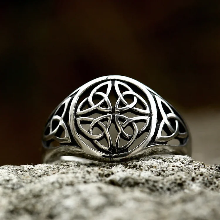 Coutureaura Odin Trinity Triquetra Ring
