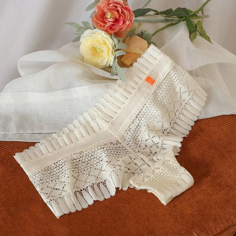 FINETOO Sexy Women Lace Panties Female Low-rise Hollow Out Briefs Underpants Girls Lace Underwear Sexy Lingerie Fashion Panty