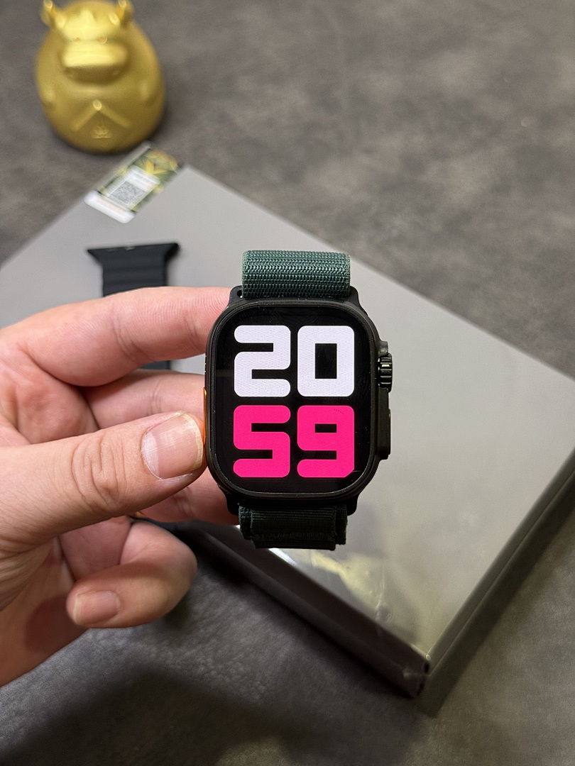 Smartwatch with Cellular SIM Card Version