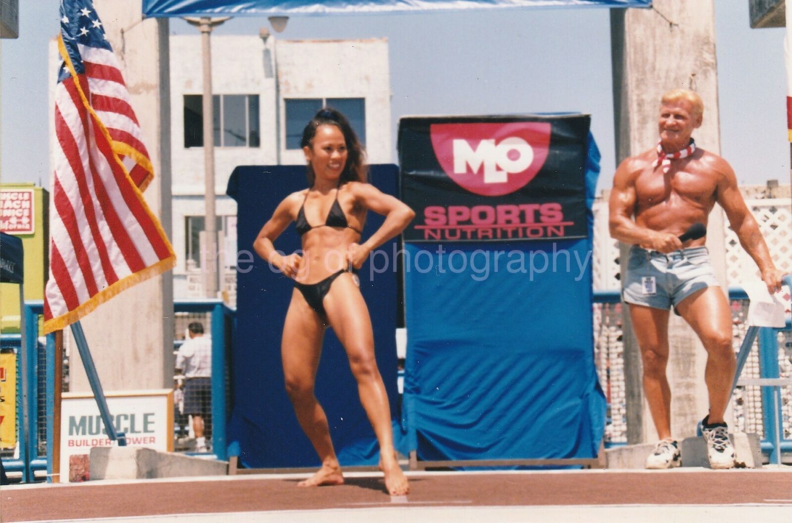 VENICE BEACH Muscle Woman FOUND Photo Poster painting ColorBikini Girl 95 30 R