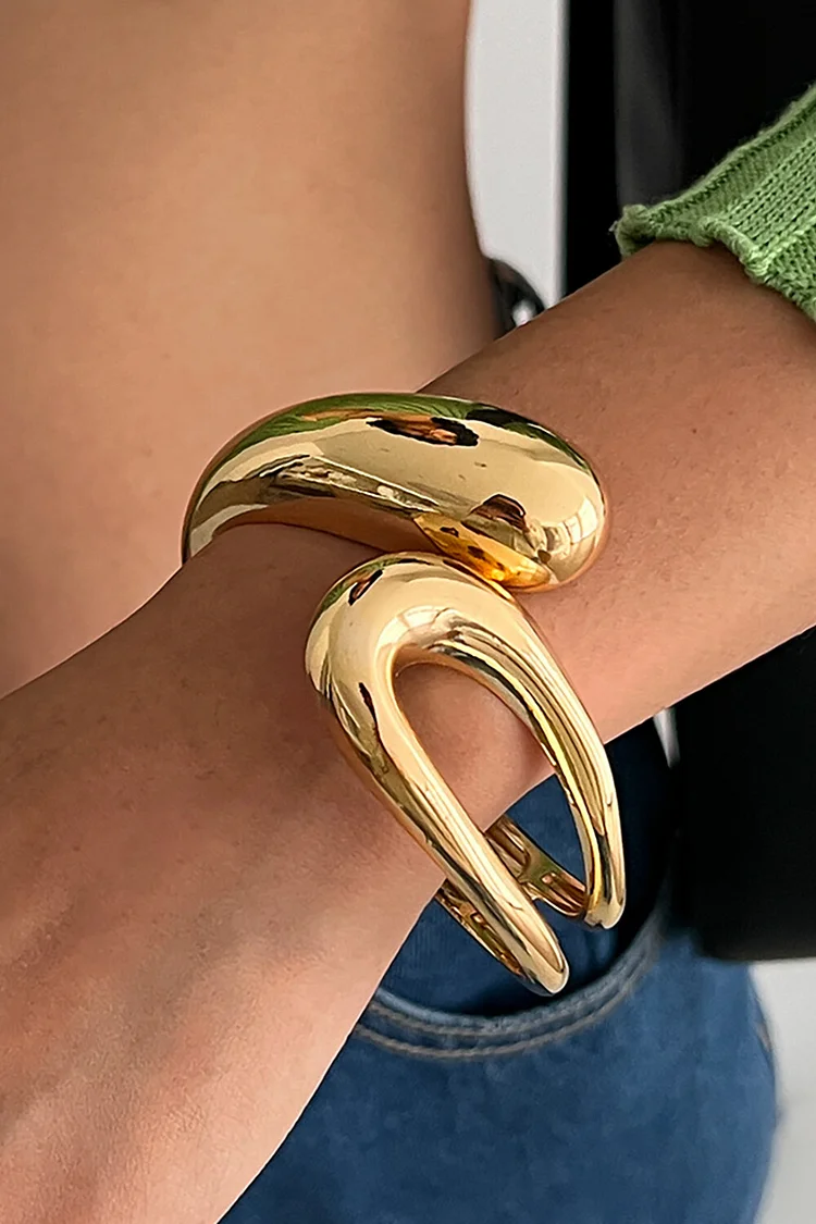 Oversize Cutout Irregular Alloy Fashionable Bracelet