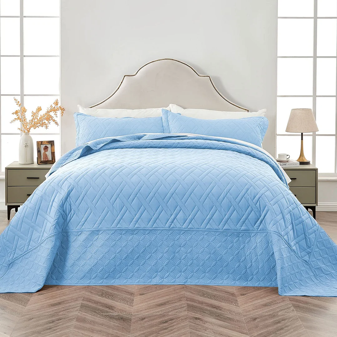 Qucover Cal King Bedspreads Oversized 128x120, Soft Microfiber Ultrasonic Pillow Sham Oversized King Bedspread, Reversible Diamond Pattern Lightweight Oversized King Quilt Blue