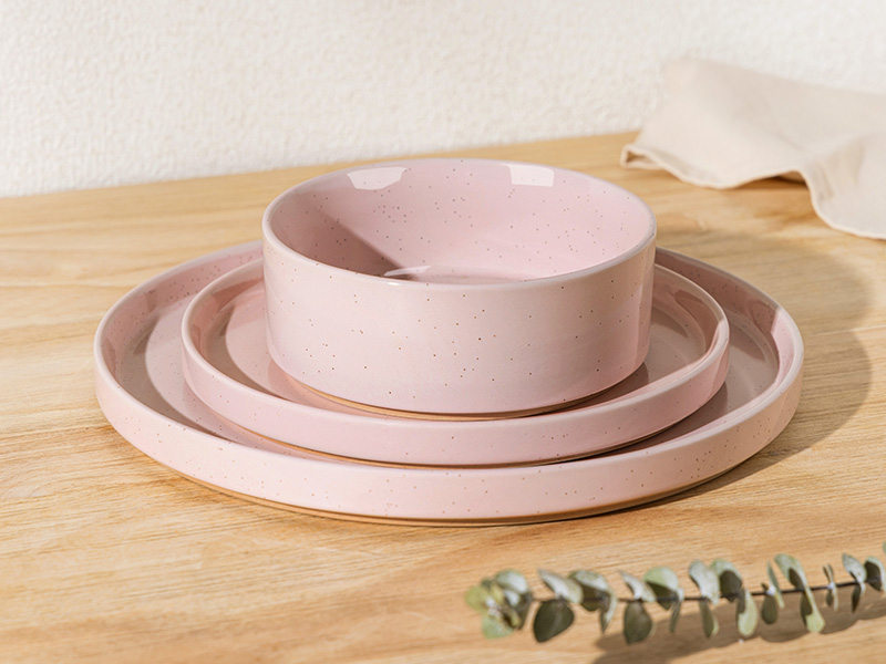 DINNERWARE SETS