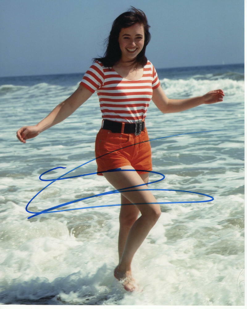 SHANNEN DOHERTY SIGNED AUTOGRAPHED 8X10 Photo Poster painting - BEVERLY HILLS 90210, BAREFOOT