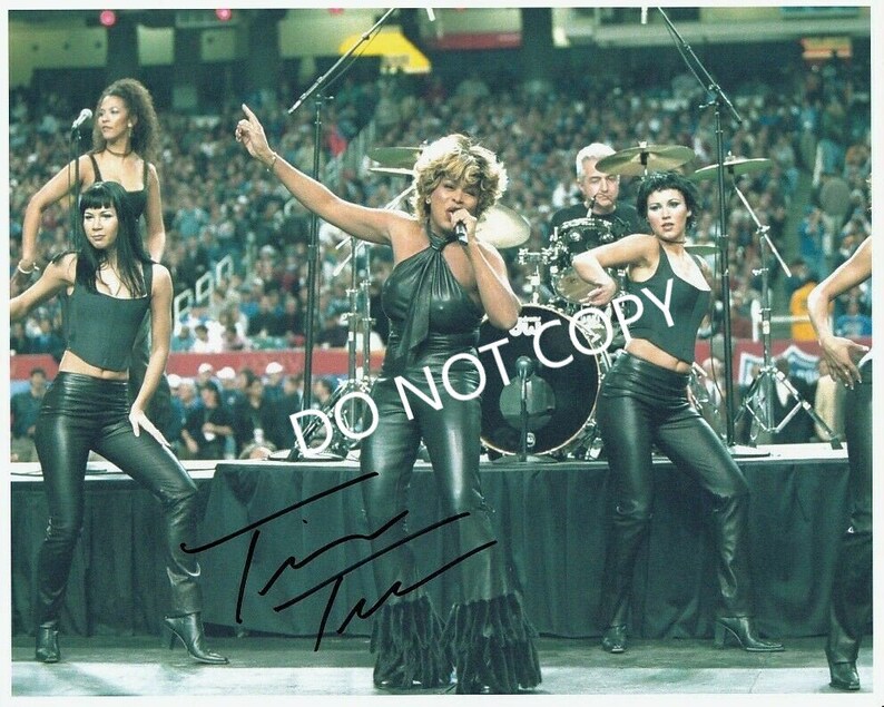 TINA TURNER 8 x10 20x25 cm Autographed Hand Signed Photo Poster painting