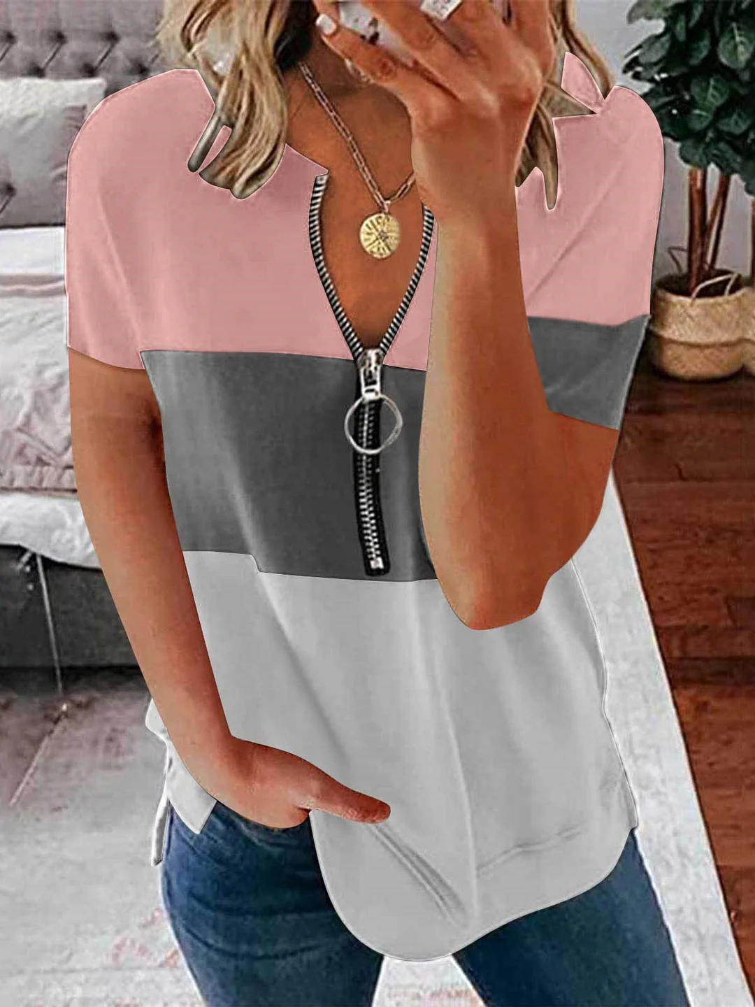 Women's Short Sleeve V-neck Colorblock Printed Top