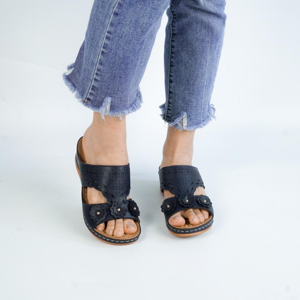 backless wedges