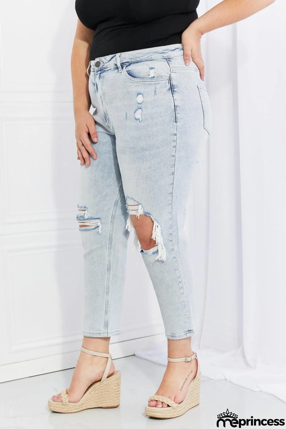 VERVET Stand Out Full Size Distressed Cropped Jeans