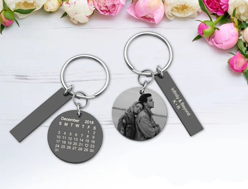 Personalized Calendar keychain, Custom Date PhotoAnniversary Gift