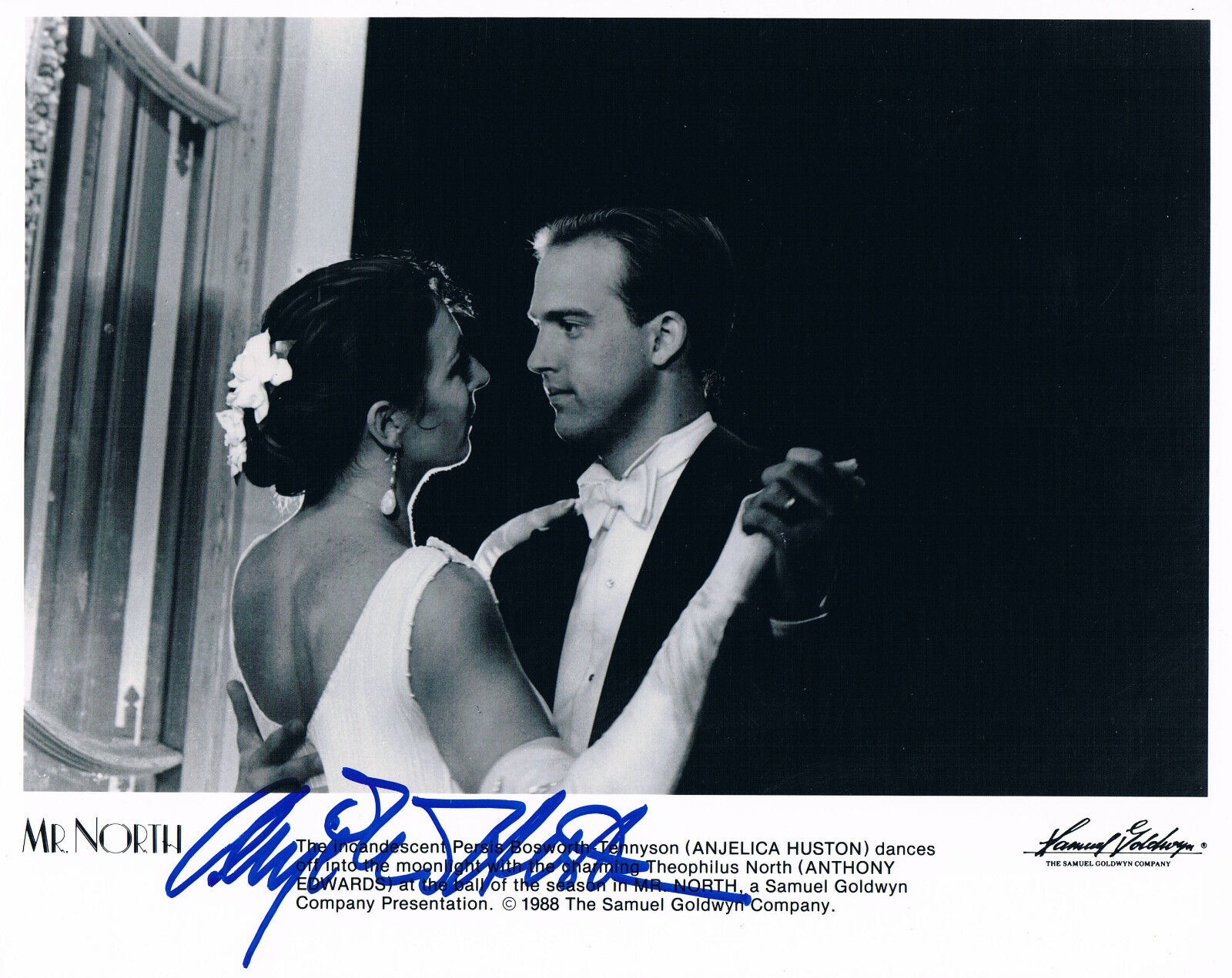 Anjelica Huston 1951- genuine autograph Photo Poster painting 8x10