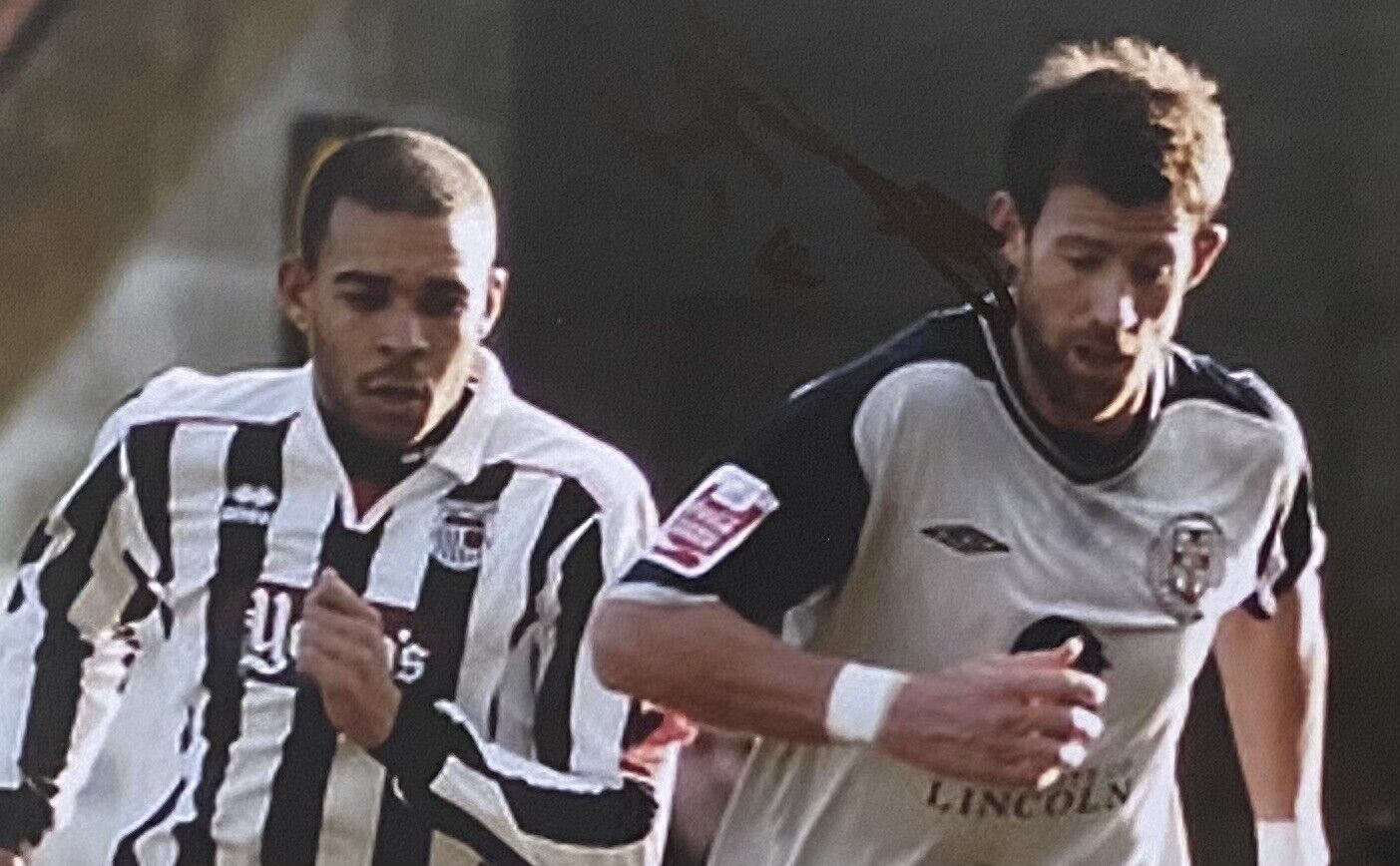 Peter Bore Genuine Hand Signed Grimsby Town 6X4 Photo Poster painting