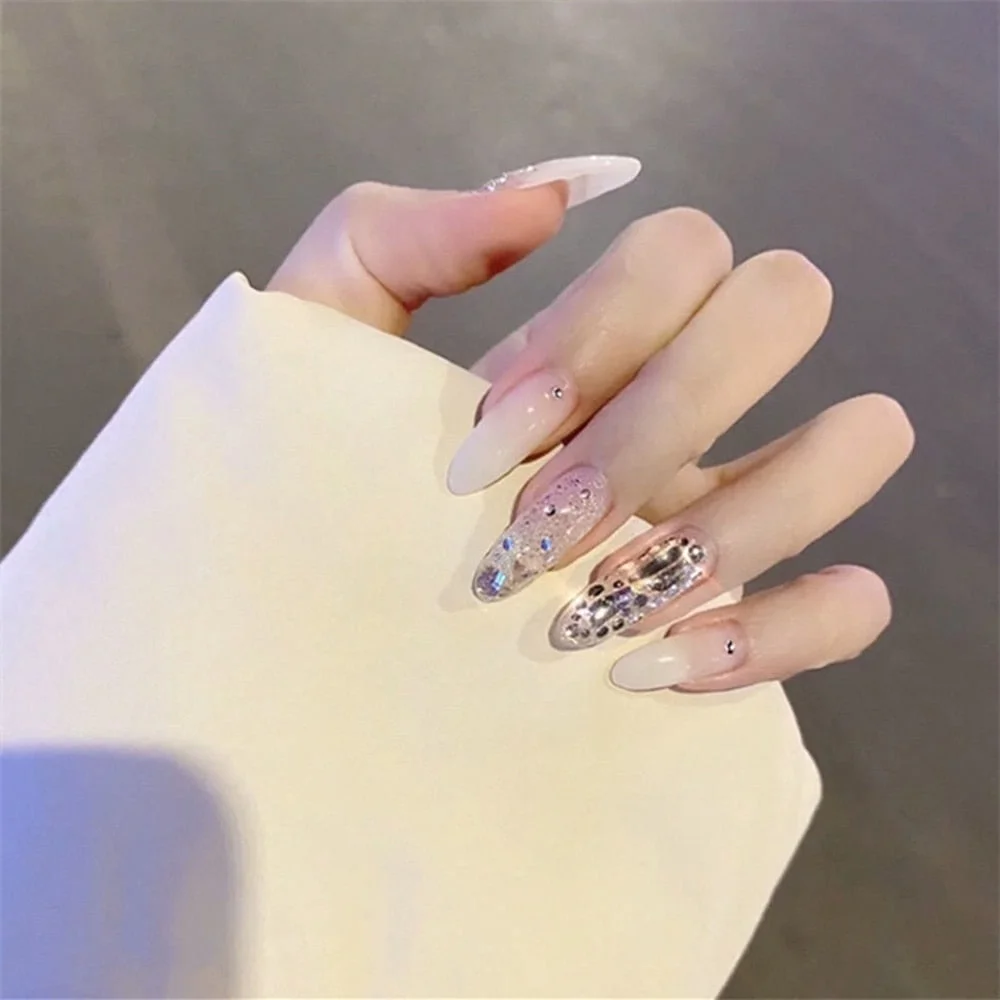 24Pcs Luxe Shining Rhinestone Wedding False Nails Transparent Glitter Gems Crown Designed Square Full Short Fake Art Bride-Nail Inspo