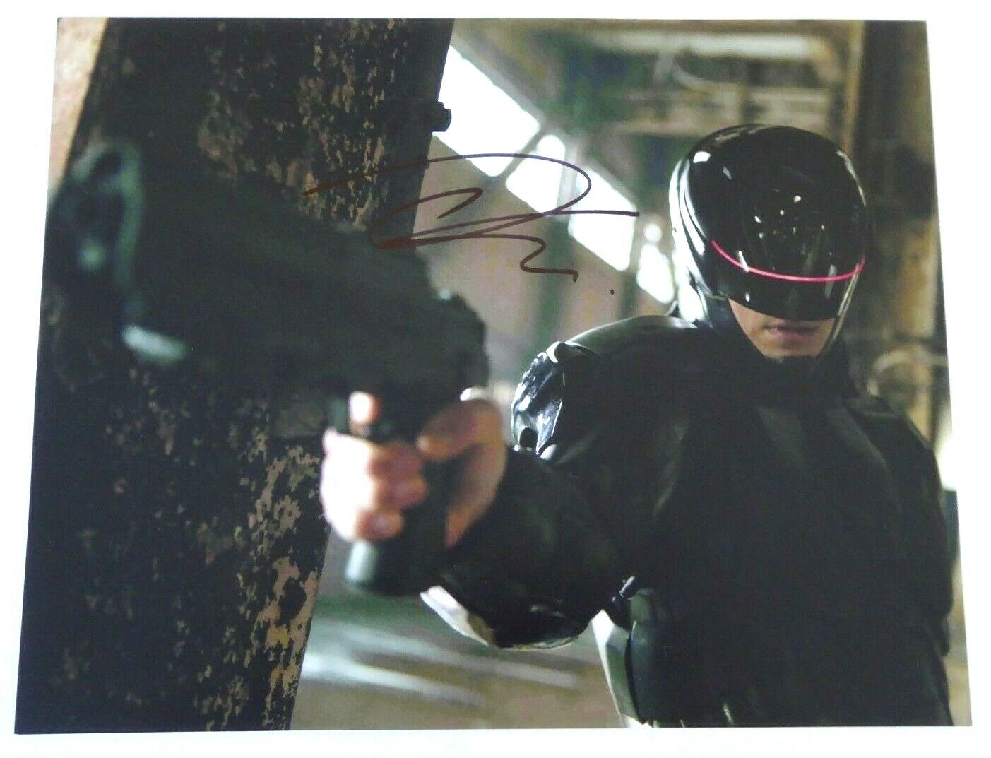 Joel Kinnaman Authentic Signed 11x14 Photo Poster painting Autograph, 2014 Robocop, Alex Murphy