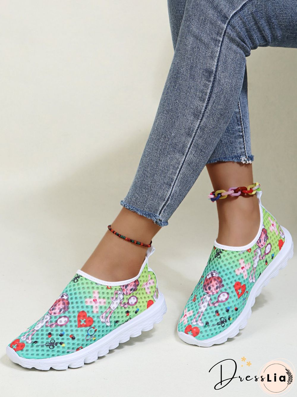 Nurse Fighting Epidemic Print Breathable Tulle Mesh Lightweight Sneakers
