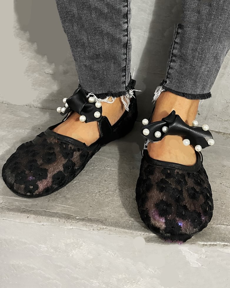 Breathable Cutout Flat Beaded Bow Lace And Mesh Sneakers