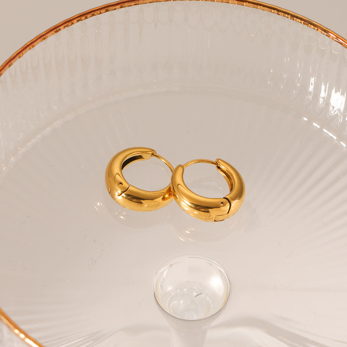 U-Shaped 18K Gold Stainless Steel Earrings Cold Style Titanium Steel Earrings For Women Simple Ear Buckles