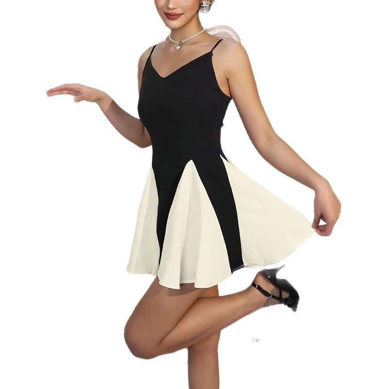 Uveng 2024 Winter New Women's Fashion Chiming Color Splicing Splicing Body Slim Hanging Dress