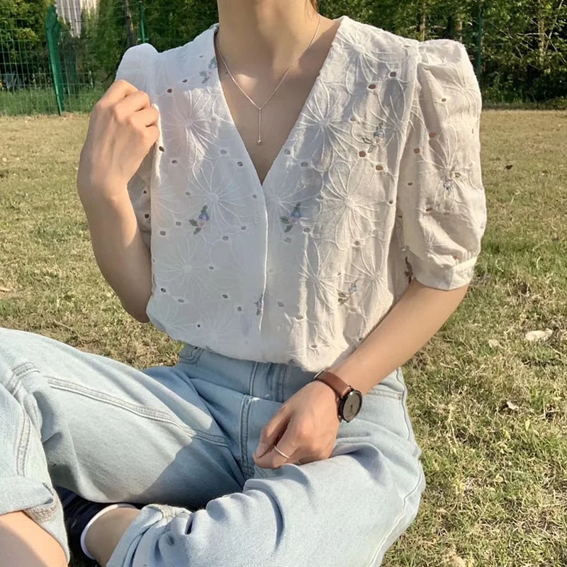 Summer 2021 Korean Puff Short Sleeve Blouse Sweet Hollow Out Loose Women Tops Chic V-neck Embroidery Floral Women Blosues 15171