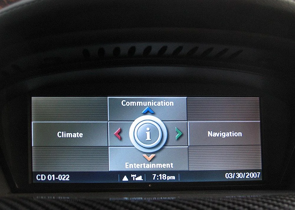 BMW E60 iDrive Entertainment menu on the factory screen