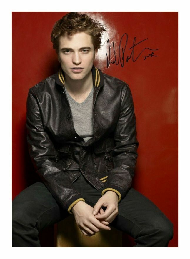 ROBERT PATTINSON AUTOGRAPH SIGNED PP Photo Poster painting POSTER