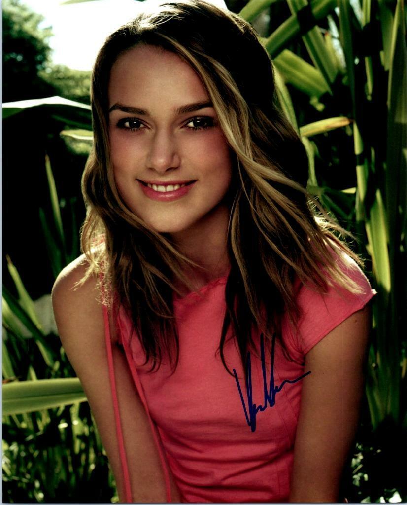 Keira Knightley autographed 8x10 Photo Poster painting Really nice signed Photo Poster painting and COA